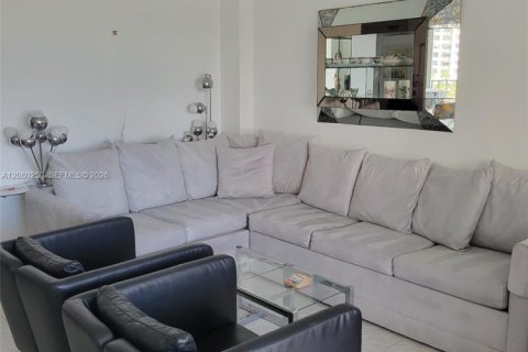 Condominio en alquiler en Sunny Isles Beach, Florida, 1 dormitorio, 59.36 m2 № 2270877 - foto 4