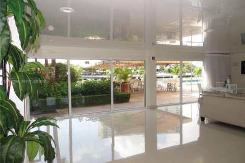 Condominio en alquiler en Sunny Isles Beach, Florida, 1 dormitorio, 59.36 m2 № 2270877 - foto 20
