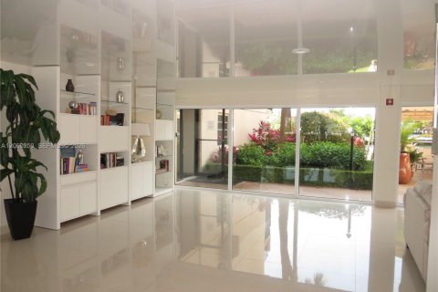 Condominio en alquiler en Sunny Isles Beach, Florida, 1 dormitorio, 59.36 m2 № 2270877 - foto 21