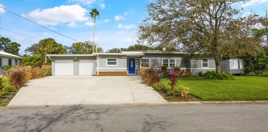 House in Saint Augustine, Florida 3 bedrooms, 192.77 sq.m. № 824667
