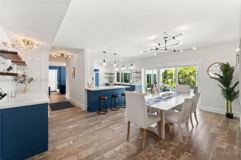 Купить виллу или дом в Катлер-Бей, Флорида 4 спальни, 217.76м2, № 2168350 - фото 11