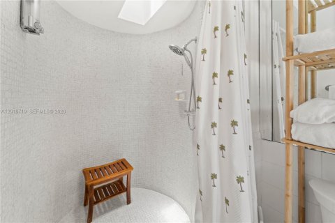 Купить виллу или дом в Катлер-Бей, Флорида 4 спальни, 217.76м2, № 2168350 - фото 25