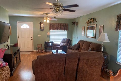 House in Tampa, Florida 3 bedrooms, 147.16 sq.m. № 1392634 - photo 25