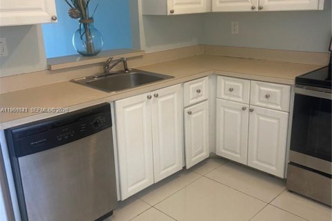 Copropriété à louer à Plantation, Floride: 1 chambre, 70.98 m2 № 2021842 - photo 8