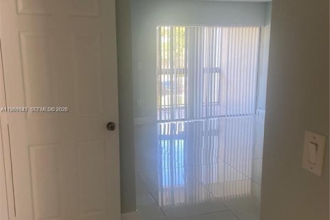 Copropriété à louer à Plantation, Floride: 1 chambre, 70.98 m2 № 2021842 - photo 5