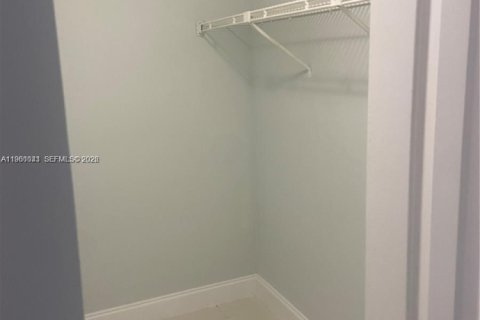 Copropriété à louer à Plantation, Floride: 1 chambre, 70.98 m2 № 2021842 - photo 12