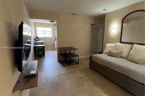 Copropriété à louer à Miami, Floride: 2 chambres, 66.33 m2 № 1738451 - photo 2
