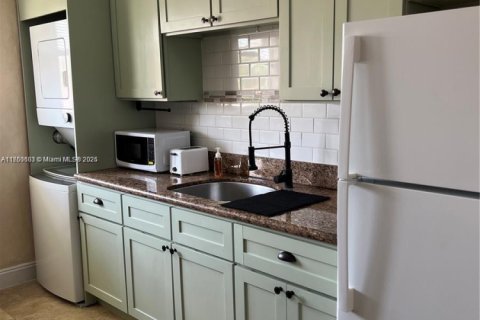 Copropriété à louer à Miami, Floride: 2 chambres, 66.33 m2 № 1738451 - photo 4