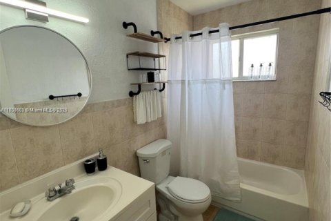 Copropriété à louer à Miami, Floride: 2 chambres, 66.33 m2 № 1738451 - photo 6