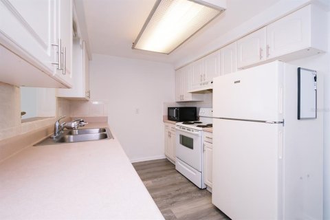 Villa ou maison à vendre à Holiday, Floride: 2 chambres, 108.14 m2 № 1853970 - photo 8