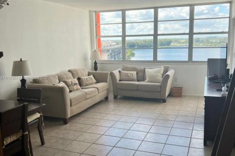 Copropriété à vendre à Miami, Floride: 1 chambre, 79.99 m2 № 1957613 - photo 12