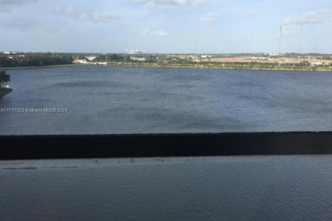 Copropriété à vendre à Miami, Floride: 1 chambre, 79.99 m2 № 1957613 - photo 7
