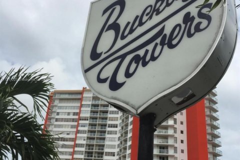 Copropriété à vendre à Miami, Floride: 1 chambre, 79.99 m2 № 1957613 - photo 1