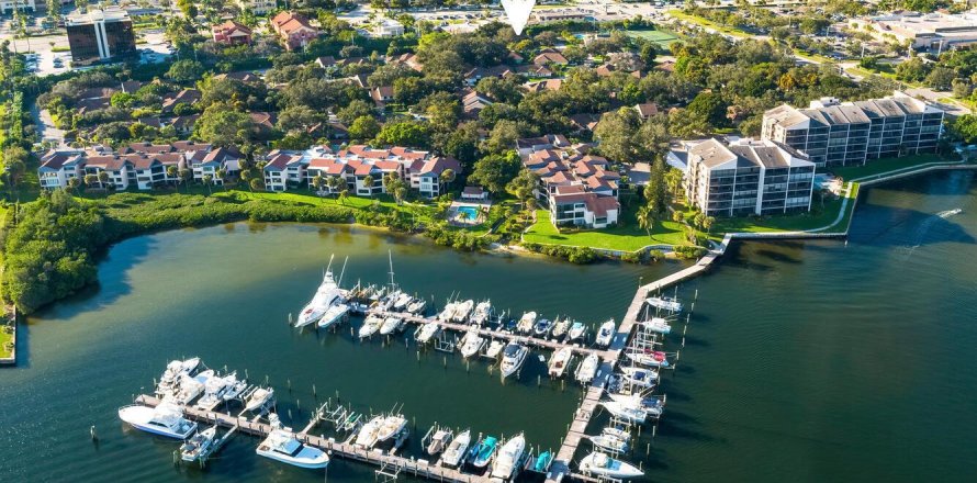 Condo in North Palm Beach, Florida, 2 bedrooms № 2242577