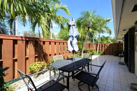 Condo in North Palm Beach, Florida, 2 bedrooms № 2242577 - photo 17