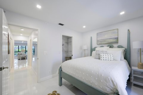 Condo in North Palm Beach, Florida, 2 bedrooms № 2242577 - photo 13