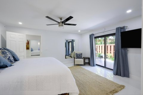 Condo in North Palm Beach, Florida, 2 bedrooms № 2242577 - photo 10