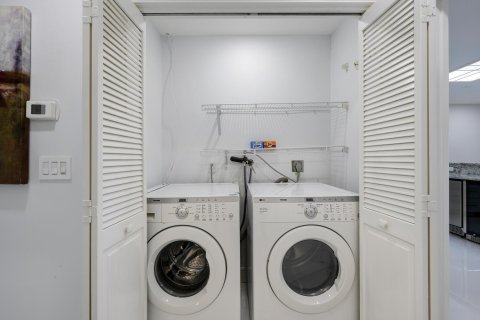 Condo in North Palm Beach, Florida, 2 bedrooms № 2242577 - photo 15
