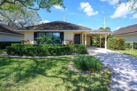 Condo in North Palm Beach, Florida, 2 bedrooms № 2242577 - photo 20