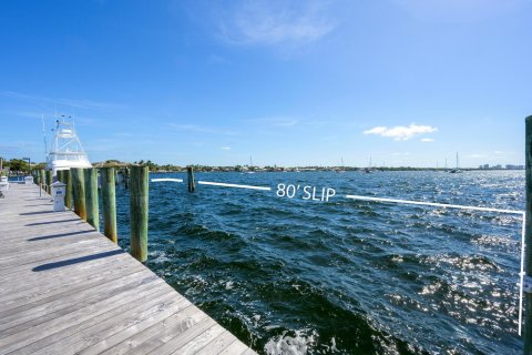 Condo in North Palm Beach, Florida, 2 bedrooms № 2242577 - photo 19
