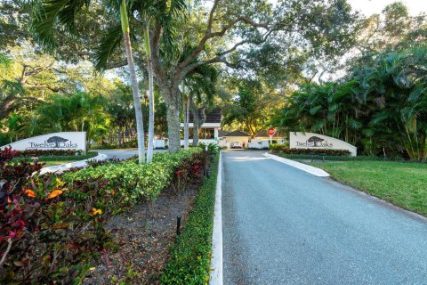 Condo in North Palm Beach, Florida, 2 bedrooms № 2242577 - photo 23
