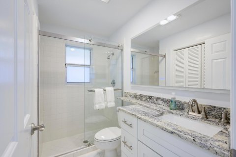 Condo in North Palm Beach, Florida, 2 bedrooms № 2242577 - photo 14