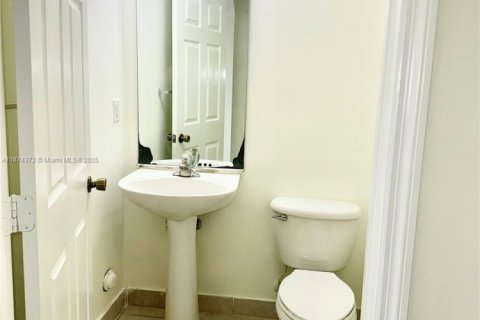 Touwnhouse à vendre à Dania Beach, Floride: 3 chambres, 150.13 m2 № 1926031 - photo 18