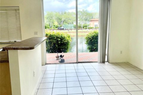 Touwnhouse à vendre à Dania Beach, Floride: 3 chambres, 150.13 m2 № 1926031 - photo 9