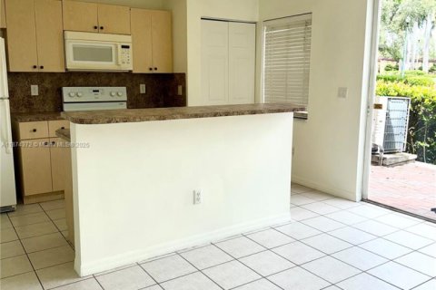 Touwnhouse à vendre à Dania Beach, Floride: 3 chambres, 150.13 m2 № 1926031 - photo 16