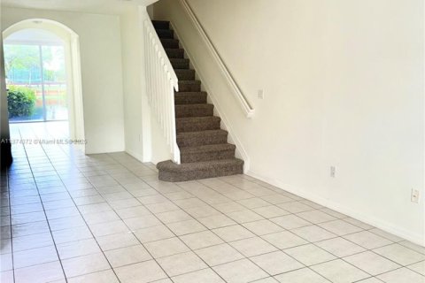 Touwnhouse à vendre à Dania Beach, Floride: 3 chambres, 150.13 m2 № 1926031 - photo 2