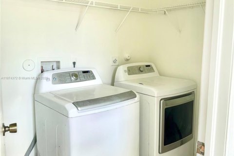 Touwnhouse à vendre à Dania Beach, Floride: 3 chambres, 150.13 m2 № 1926031 - photo 17