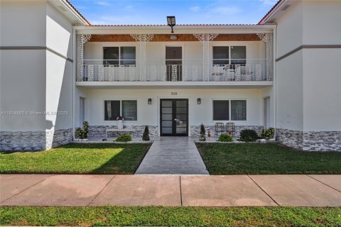Casa en Miami Beach, Florida 2 dormitorios, 105.07 m2 № 1972247