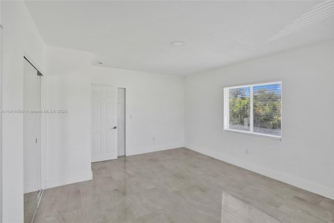 Casa en alquiler en Miami Beach, Florida, 2 dormitorios, 105.07 m2 № 1972247 - foto 12