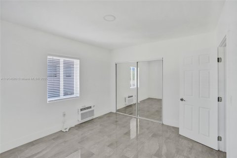Casa en alquiler en Miami Beach, Florida, 2 dormitorios, 105.07 m2 № 1972247 - foto 21