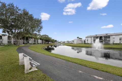 Copropriété à vendre à West Palm Beach, Floride: 2 chambres, 103.21 m2 № 2017935 - photo 21