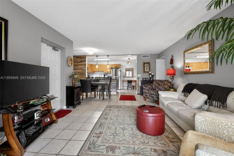 Copropriété à vendre à West Palm Beach, Floride: 2 chambres, 103.21 m2 № 2017935 - photo 3