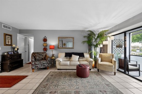 Copropriété à vendre à West Palm Beach, Floride: 2 chambres, 103.21 m2 № 2017935 - photo 2