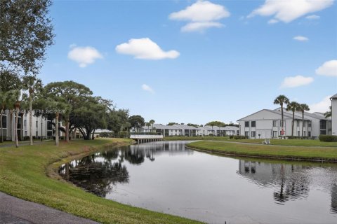 Copropriété à vendre à West Palm Beach, Floride: 2 chambres, 103.21 m2 № 2017935 - photo 22