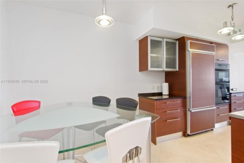 Condo in Hallandale Beach, Florida, 3 bedrooms  № 2339852 - photo 4