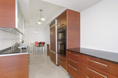 Condo in Hallandale Beach, Florida, 3 bedrooms  № 2339852 - photo 7