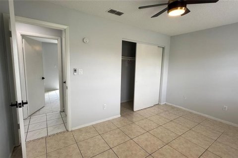 Villa ou maison à louer à Kissimmee, Floride: 2 chambres, 92.9 m2 № 2406234 - photo 11