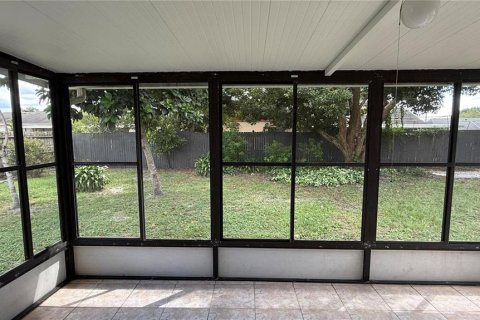 Villa ou maison à louer à Kissimmee, Floride: 2 chambres, 92.9 m2 № 2406234 - photo 25