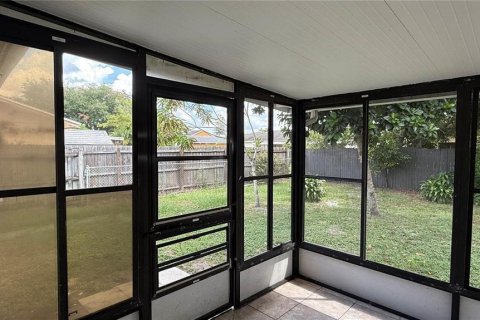 Villa ou maison à louer à Kissimmee, Floride: 2 chambres, 92.9 m2 № 2406234 - photo 24