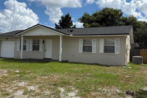 Villa ou maison à louer à Kissimmee, Floride: 2 chambres, 92.9 m2 № 2406234 - photo 2
