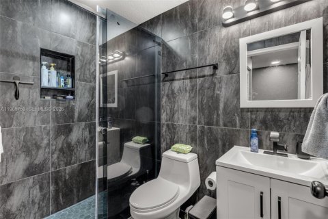 Townhouse in Doral, Florida 3 bedrooms, 131.92 sq.m. № 2027450 - photo 20