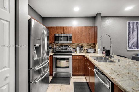 Townhouse in Doral, Florida 3 bedrooms, 131.92 sq.m. № 2027450 - photo 13