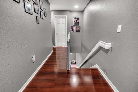 Townhouse in Doral, Florida 3 bedrooms, 131.92 sq.m. № 2027450 - photo 15