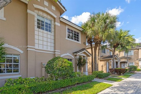 Townhouse in Doral, Florida 3 bedrooms, 131.92 sq.m. № 2027450 - photo 3
