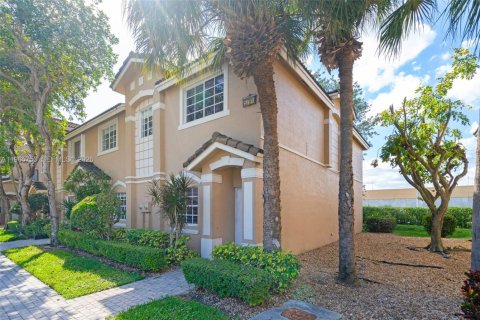 Townhouse in Doral, Florida 3 bedrooms, 131.92 sq.m. № 2027450 - photo 2