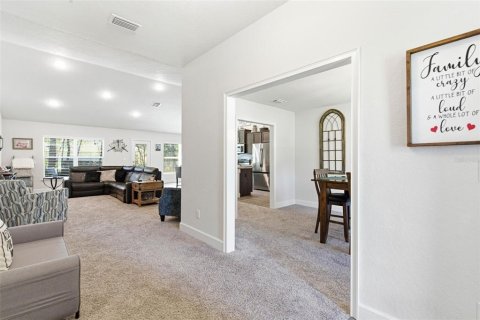 House in Homosassa, Florida 4 bedrooms, 202.25 sq.m. № 2123715 - photo 8